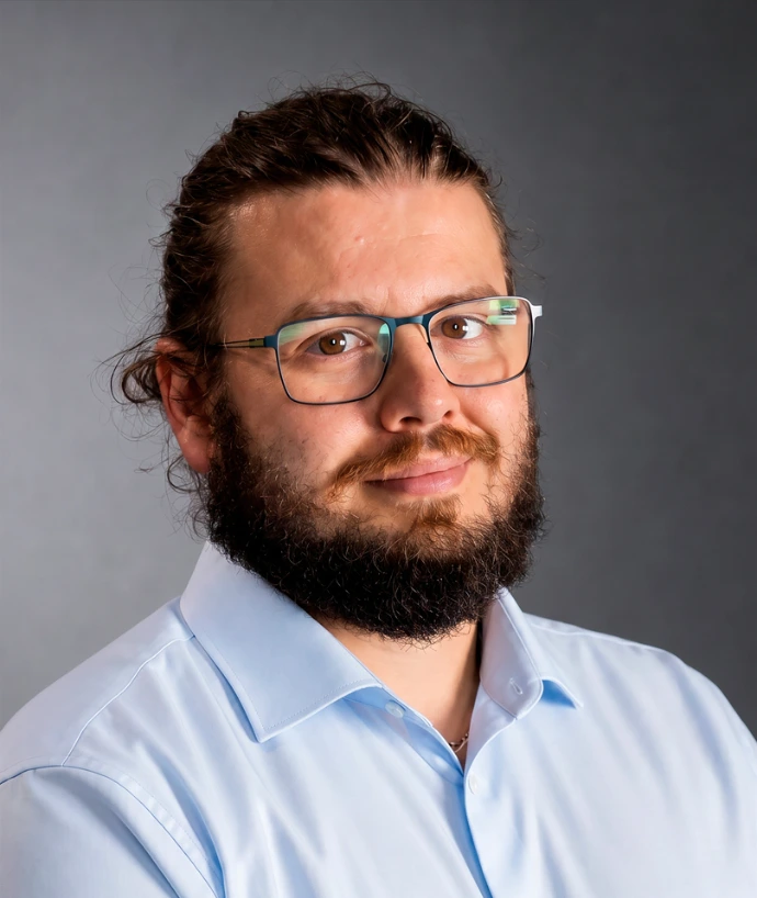 Chief Operating Officer EASI-SOFT